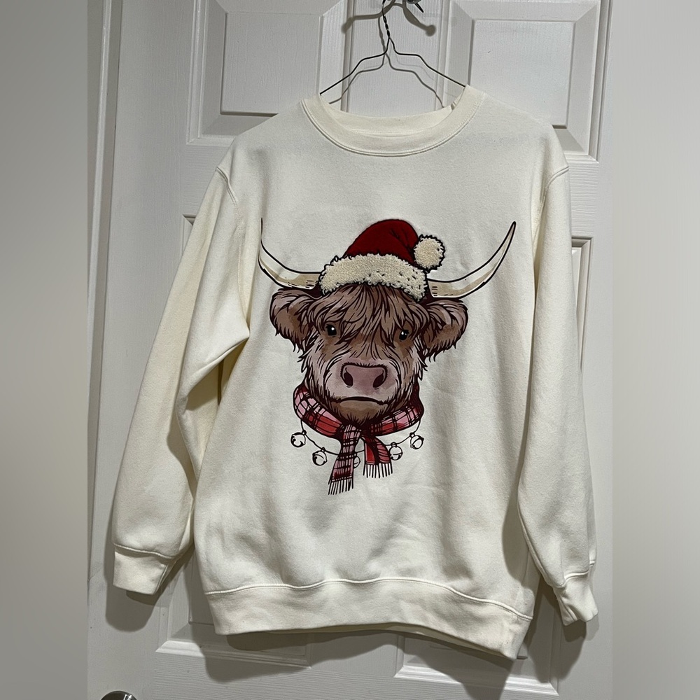 Freeze Cream HIGHLAND HOLIDAY COW GRAPHIC CREWNECK SWEATSHIRT SIZE M